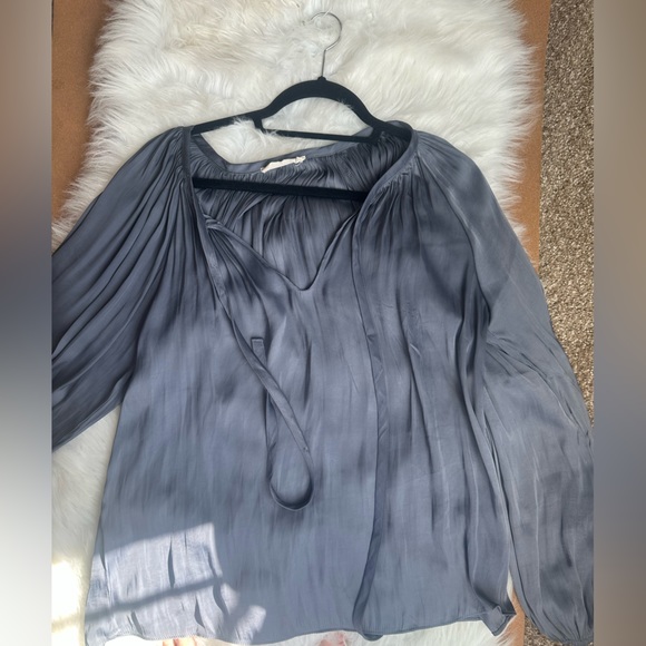 Silk grey blouse size small - Picture 6 of 6